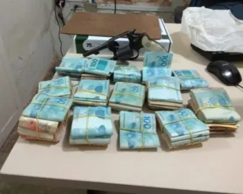 PMs prendem suspeito de furto a residência e apreendem quase R$ 45 mil