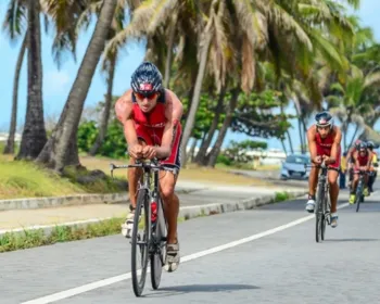 Atletas de Alagoas, Pernambuco e Sergipe disputam interestadual de triathlon