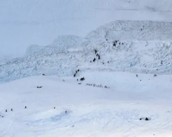 Avalanche atinge estação na Suiça e soterra esquiadores