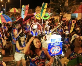 Jaraguá Folia dá o tom do Carnaval de AL e arrasta foliões pelo bairro histórico