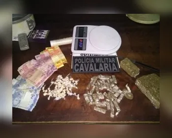 Casal é preso com maconha e pedras de crack em Arapiraca
