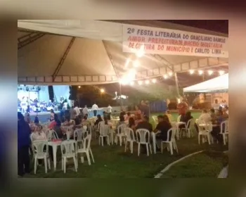 Festa Literária no Graciliano Ramos reúne moradores e artesãos do bairro