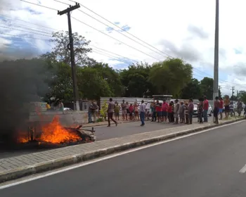 Moradores do Benedito Bentes protestam contra estação elevatória de esgoto