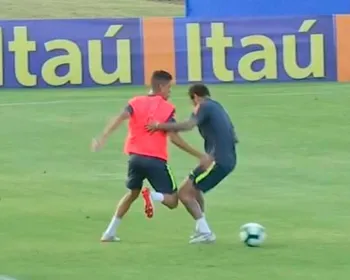 Alagoano Weverton provoca Neymar com 'caneta' durante treino na Granja Comary