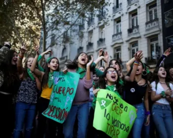Congresso argentino volta a discutir legalização do aborto