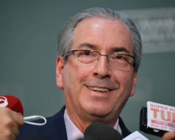 Cunha alega aneurisma cerebral e pede prisão domiciliar no Rio