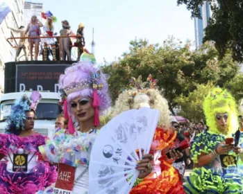Parada do Orgulho LGBTI+ celebra criminalização da homofobia