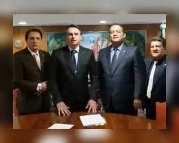 Bolsonaro assina lei que cria primeira universidade de seu governo