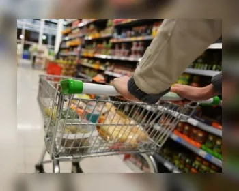 'Inflação do aluguel' desacelera em outubro, mas alimentos sobem mais