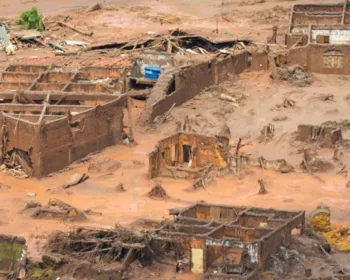 Samarco quer encerrar cadastro de atingidos por rompimento de barragem