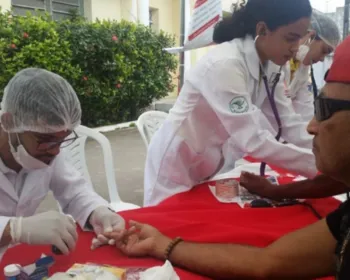 Campanha de combate às hepatites virais é levada à população em Arapiraca