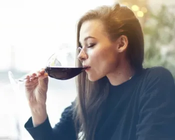 Cinco benefícios que beber vinho traz à saúde