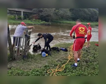 Moradores encontram corpo de caminhoneiro que se afogou no Rio São Miguel