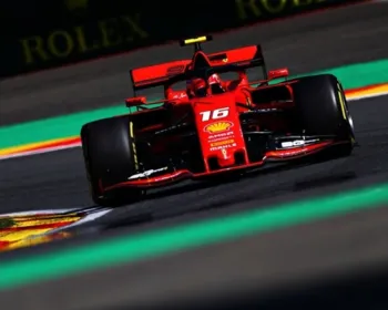 Em nova dobradinha da Ferrari, Charles Leclerc domina segundo treino na Bélgica