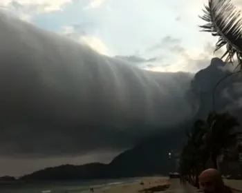 Nuvem de rolo no Rio de Janeiro surpreende banhistas e viraliza na internet