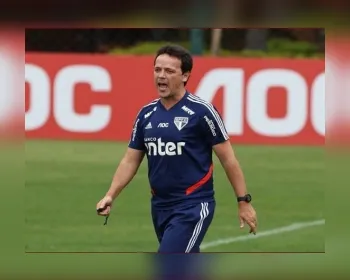 Diniz nega mudanças radicais no time e cita pressão no São Paulo