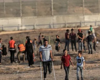 Um palestino é morto e cerca de 30 feridos em protesto na faixa de Gaza