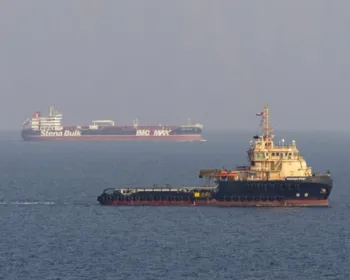 Irã diz que mísseis atingiram navio petroleiro na Arábia Saudita