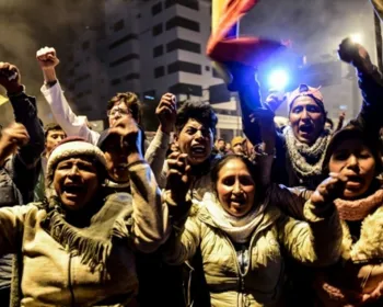 Governo do Equador recua e revoga decreto após onda de protestos