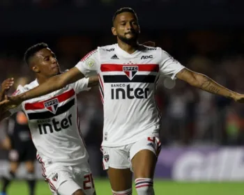 Após recusar proposta, São Paulo renova o contrato de Reinaldo
