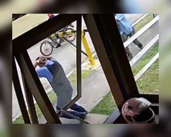 Vídeo: Suspeito flagrado por câmera roubando vigilante de usina é preso