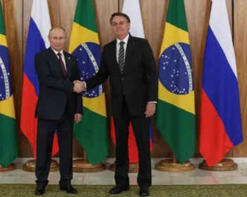 Bolsonaro recebe Vladimir Putin no Palácio do Planalto