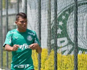 Gabriel Veron faz primeiro treino pelo profissional do Palmeiras