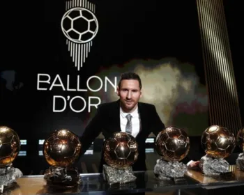Messi conquista Bola de Ouro pela sexta vez e se isola como maior vencedor
