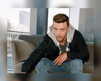 "Bebi demais e me arrependo", posta Justin Timberlake após mãos dadas com atriz