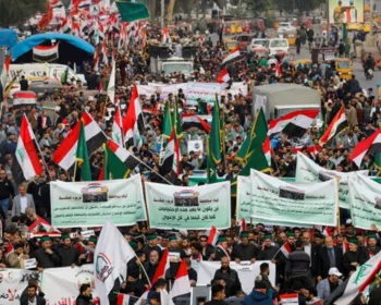 Grupo abre fogo contra protesto no Iraque e mata 15 pessoas