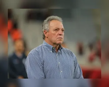 Abel Braga avalia cobrar de Flamengo na Justiça parte de premiação por títulos 