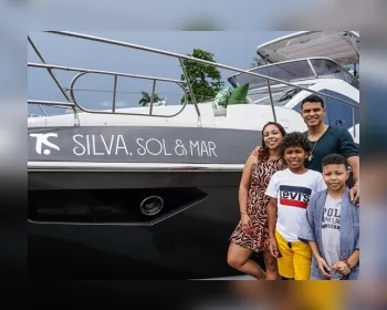 Thiago Silva dá iate de presente de Natal para Belle Silva e os filhos