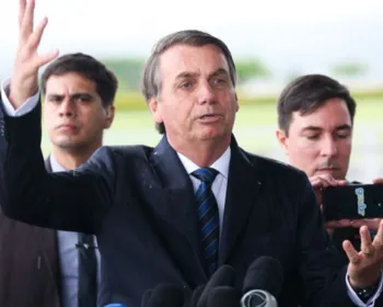 Senadores e deputados reagem à ofensa de Bolsonaro a repórter
