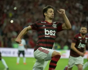 Rodrigo Caio comemora um ano da mudança do São Paulo para o Flamengo