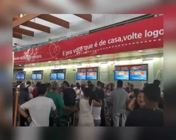 Turistas de MG esperam mais de 12 horas para embarcar em voo em AL