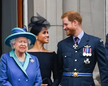 Rainha Elizabeth diz que ainda avalia renúncia de príncipe Harry e Meghan Markle
