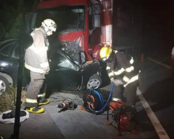 Motorista morre após colidir com caminhão na BR-104 em Branquinha