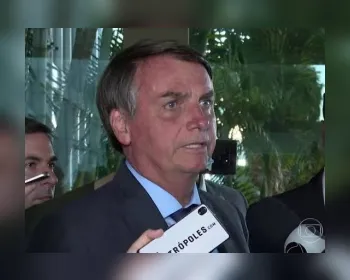 Bolsonaro assina MP que eleva valor do salário mínimo de R$ 1.039 para R$ 1.045