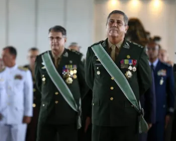 Bolsonaro convida general que liderou intervenção no RJ para a Casa Civil