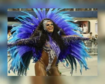 Águia de Ouro fecha desfiles das 8 escolas campeãs do carnaval de SP