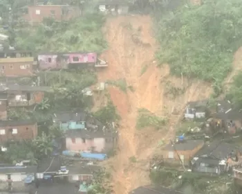 Sobe para 23 o nº de mortos após fortes chuvas na Baixada Santista