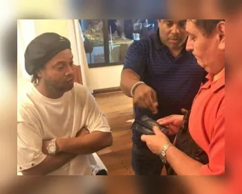 Polícia paraguaia confirma detenção de Ronaldinho por uso de supostos passaporte