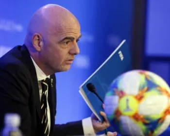 Presidente da Fifa pensa em reformar futebol após crise do coronavírus