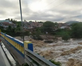 Sem chuva à noite, nível do Rio Ipanema baixa e diminui risco de transbordo