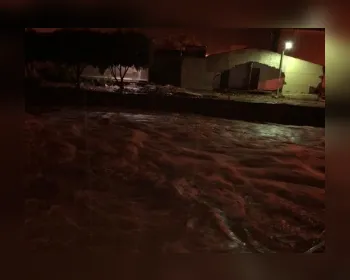 VÍDEOS: Sala de Alerta emite aviso sobre aumento do nível do Rio Ipanema 