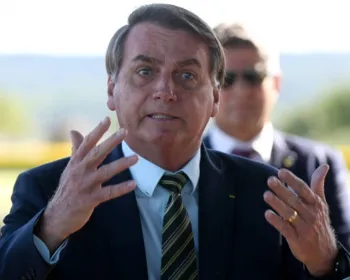 Bolsonaro quer mais testes em monitoramento de aglomeração via celular