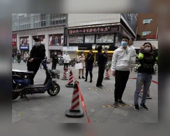 Autoridades de Wuhan, na China, orientam a ficar em casa e pedem vigilância