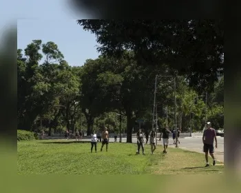 Mesmo fechado, Ibirapuera reúne gente que não quer parar de correr