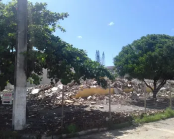 Prefeitura segue com 3° dia de demolição em prédios desocupados do Pinheiro