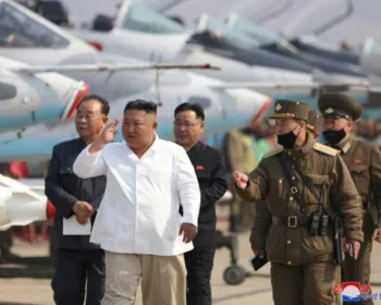 Kim Jong-un reaparece em público após 20 dias, diz agência